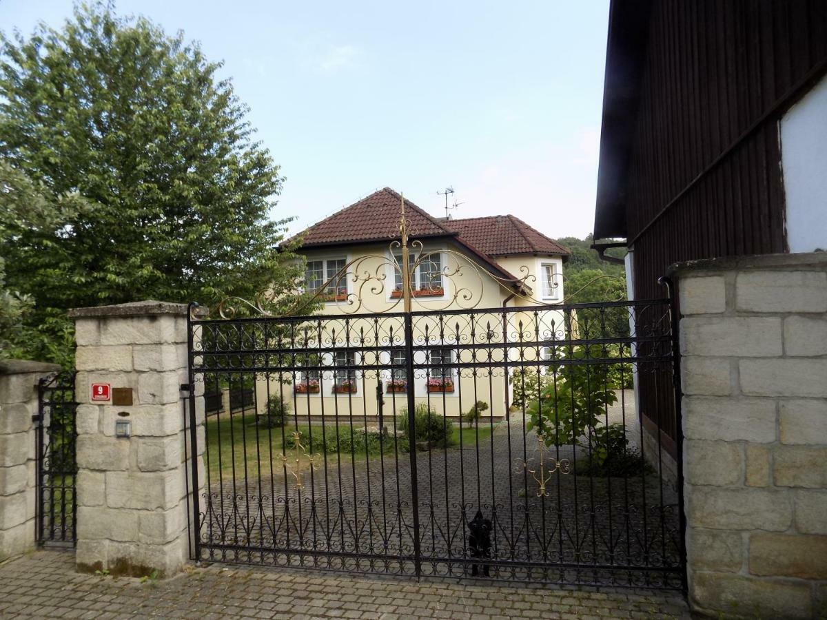 Landhaus Florian Appartement Rovensko pod Troskami Buitenkant foto